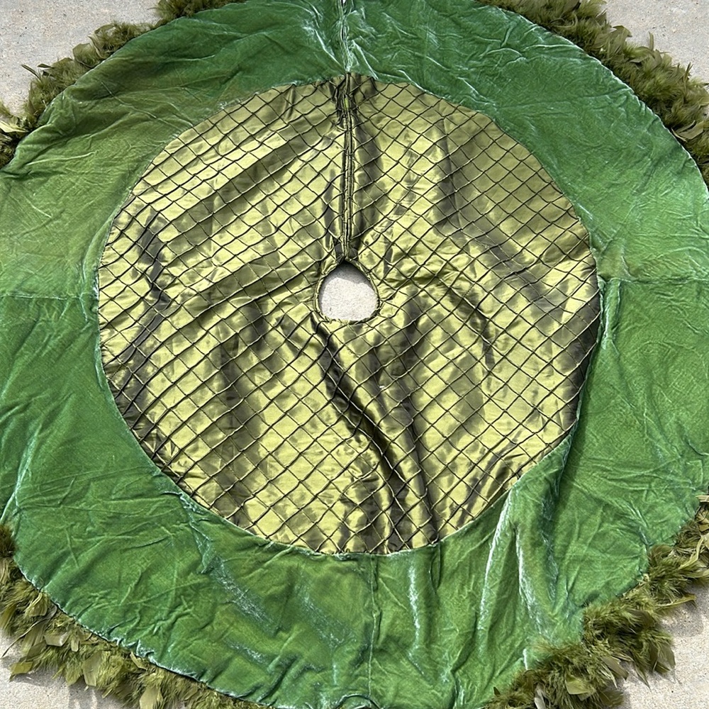 CHRISTMAS TREE SKIRT/TABLE TOPPER Green Velvet and Satin